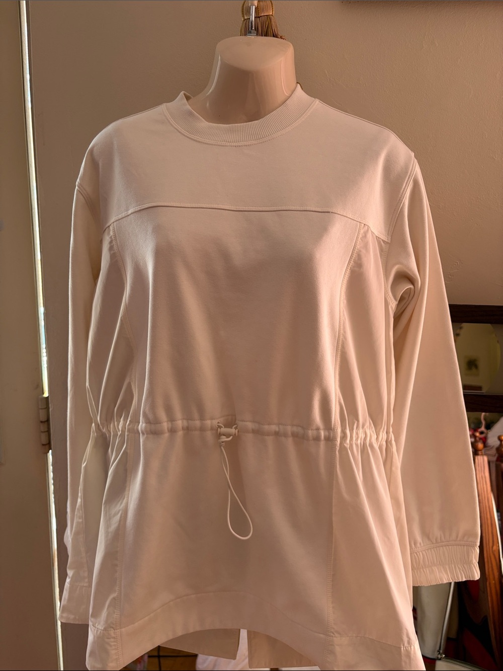 Athleta Cream Drawcord Waist Pullover Sweatshirt